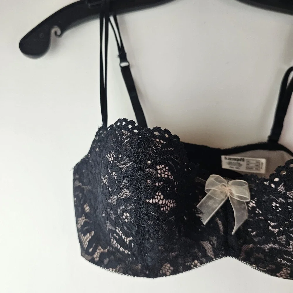 B. Tempt'd by Wacoal B. Enticing Bra 38C Black Lace‎ Underwire Lingerie 853144
